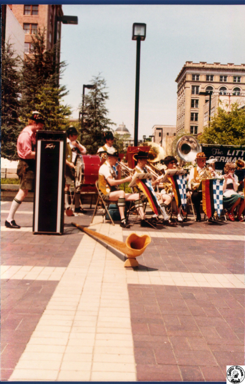 1980 04 20 27 Fayetteville St Mall.jpg